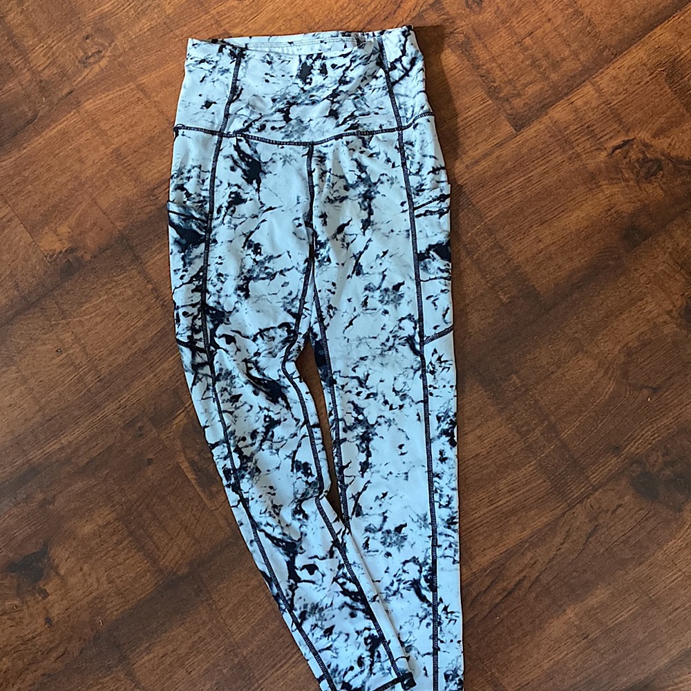 High wasted ankle length workout leggings with tummy control